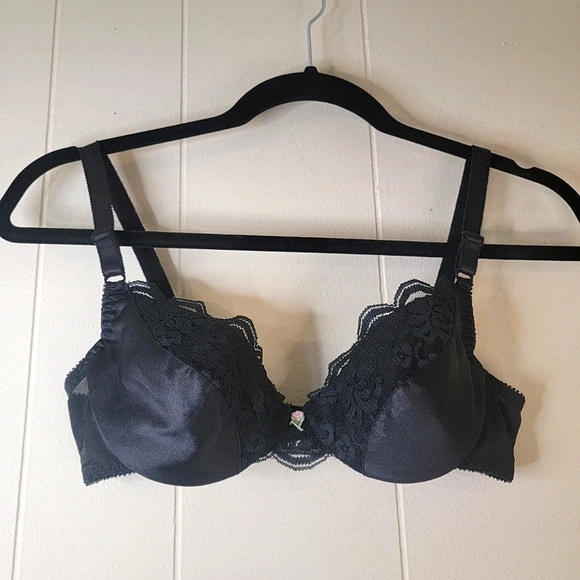 Vintage Maidenform Chantilly Black Lace 34B Black Bra - Picture 1 of 10